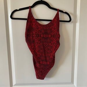 ❌SOLD❌Aritzia TNA red snakeprint low back bodysuit